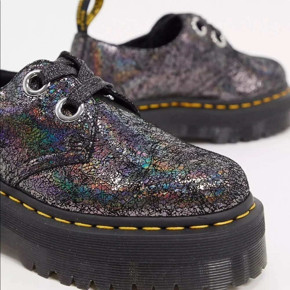 Dr. Martens Holly Platform Shoe Oxford In Pewter Metallic